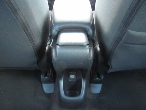 Used 2018 Honda HR-V LX image 22