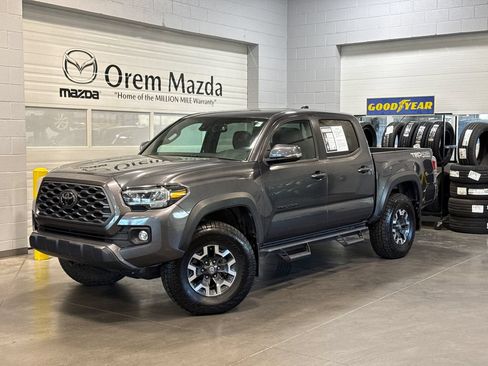 Used 2022 Toyota Tacoma TRD Off-Road w/ TRD Premium Off Road Package AWD/4WD image 1