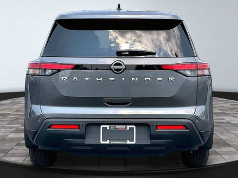 Certified 2023 Nissan Pathfinder S FWD image 5