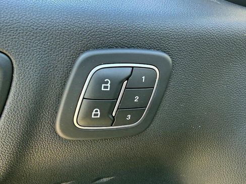 Used 2020 Ford Escape Titanium image 17