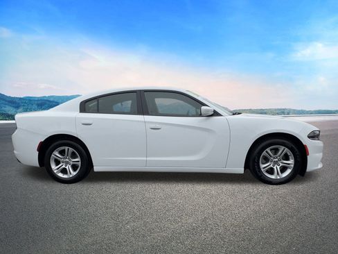 Certified 2022 Dodge Charger SXT image 12