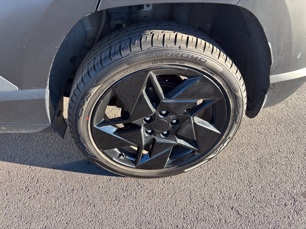 Used 2024 Hyundai Kona Limited AWD/4WD image 3