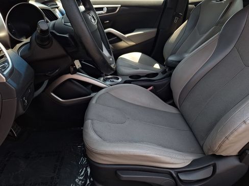 Used 2012 Hyundai Veloster w/ Style Pkg FWD image 11