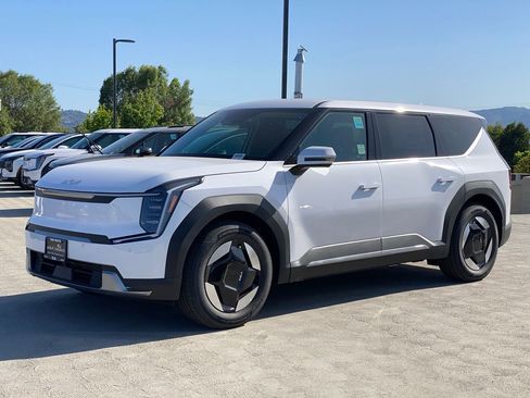 New 2026 Kia EV9 Light RWD image 10