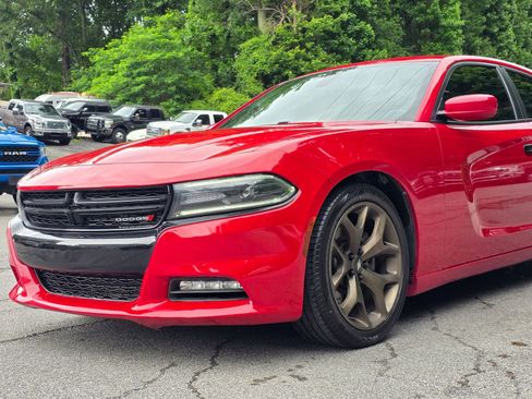 Used 2016 Dodge Charger R/T w/ Plus Group RWD image 2