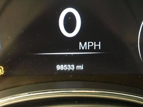 Used 2019 Jeep Grand Cherokee Altitude RWD image 2