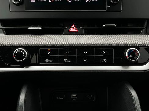 Used 2025 Kia Sportage LX image 25