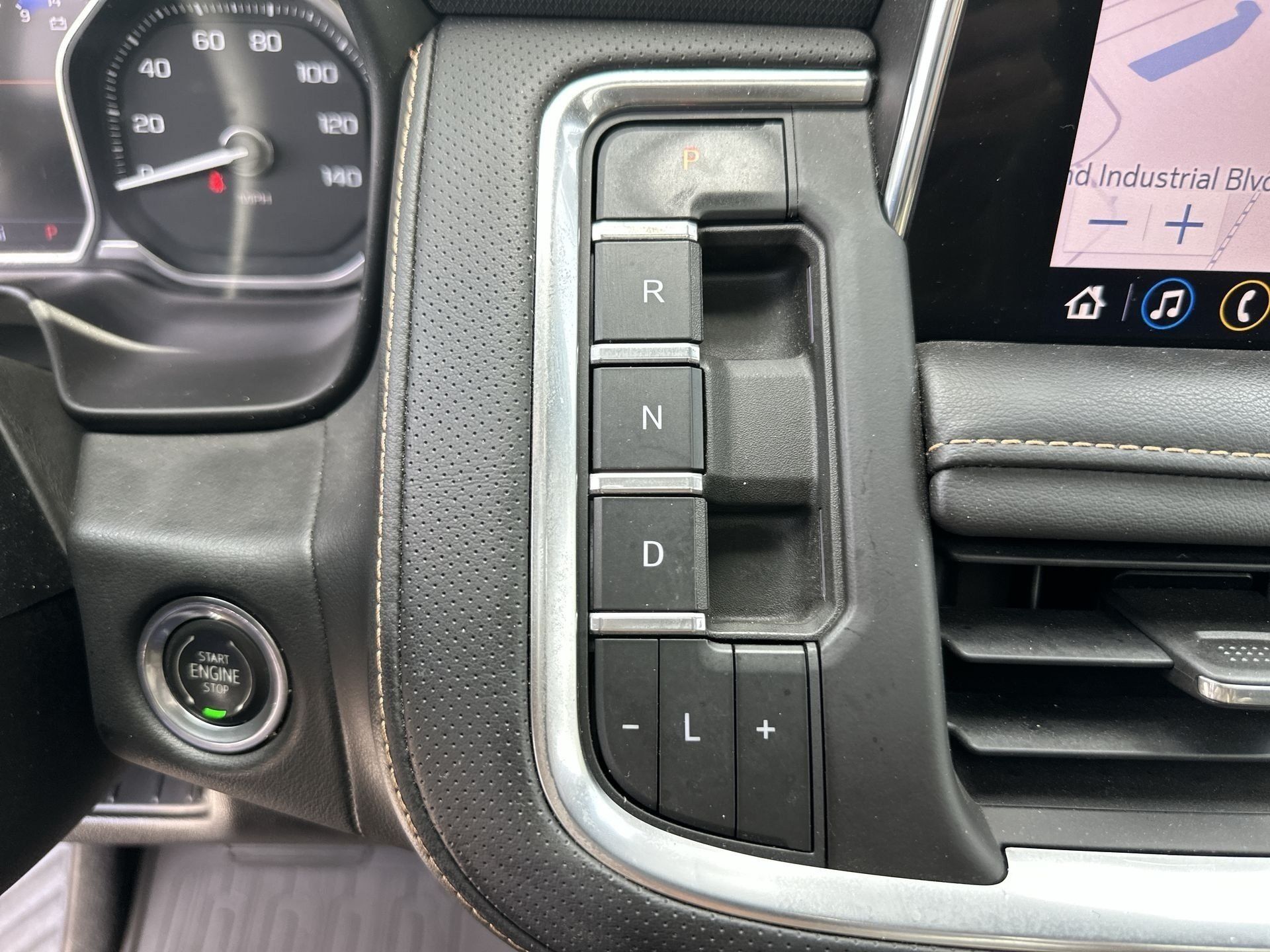 Certified 2021 GMC Yukon XL AT4 w/ AT4 Premium Package AWD/4WD image 16
