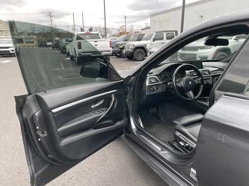 Used 2018 BMW 340i xDrive image 32