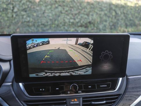 Certified 2024 Nissan Altima 2.5 SV w/ SV Premium Package image 21