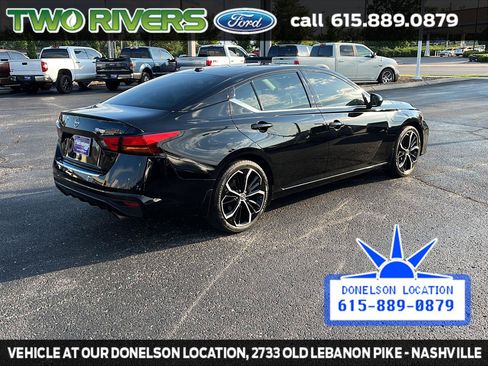 Used 2023 Nissan Altima 2.5 SR FWD image 9