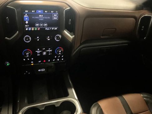 Used 2022 Chevrolet Silverado 1500 High Country w/ Z71 Off-Road Package AWD/4WD image 27