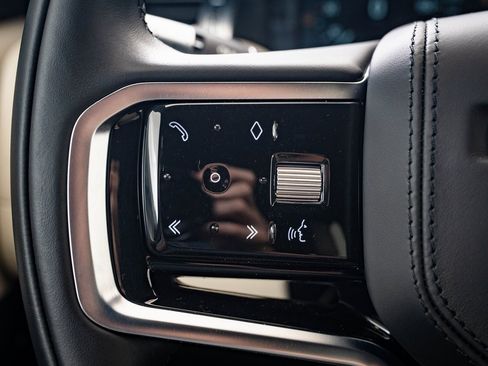 Used 2022 Land Rover Discovery Sport SE image 23