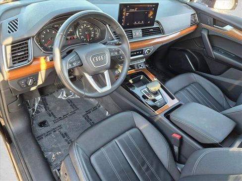 Certified 2023 Audi Q5 2.0T Premium w/ Convenience Package AWD/4WD image 9