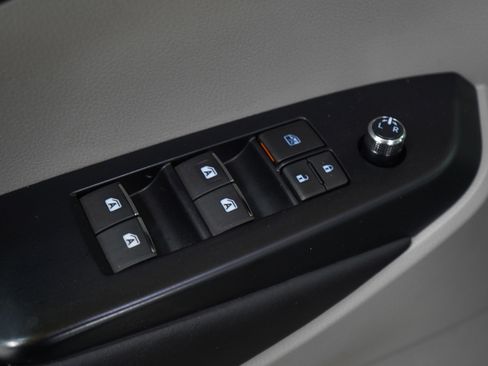 Used 2017 Toyota Highlander Limited AWD/4WD image 25