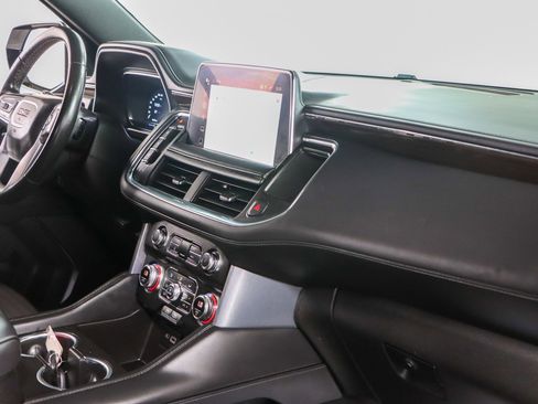 Used 2022 GMC Yukon XL SLE image 28