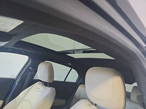 Certified 2024 Cadillac XT4 Luxury w/ Cold Weather Package image 17