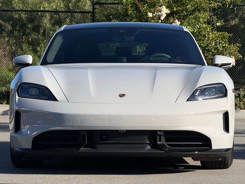 Certified 2025 Porsche Taycan GTS image 10