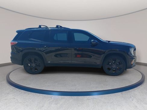 Used 2025 GMC Acadia Elevation w/ Elevation Premium Package FWD image 4
