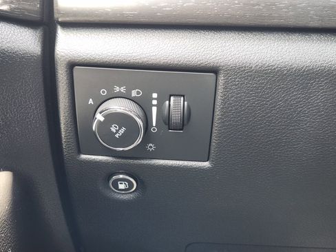 Used 2018 Jeep Grand Cherokee Altitude RWD image 21
