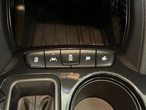 Used 2024 Chevrolet TrailBlazer LT FWD image 30