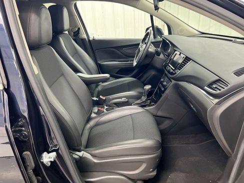 Used 2022 Buick Encore Preferred w/ Safety Package FWD image 21