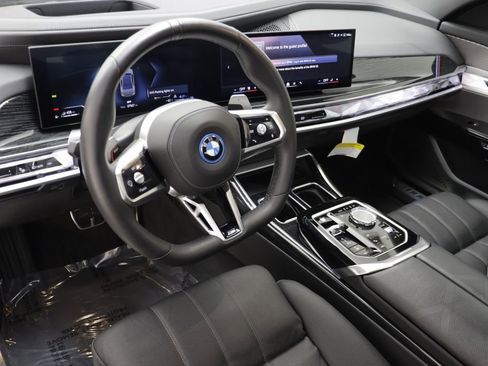 Certified 2025 BMW 750e xDrive w/ Autobahn Package AWD/4WD image 7