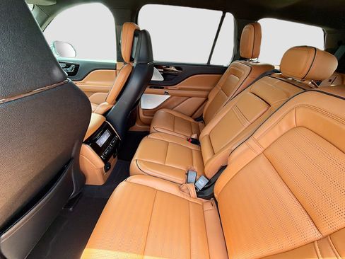 Used 2021 Lincoln Aviator Black Label w/ Dynamic Handling Package AWD/4WD image 25