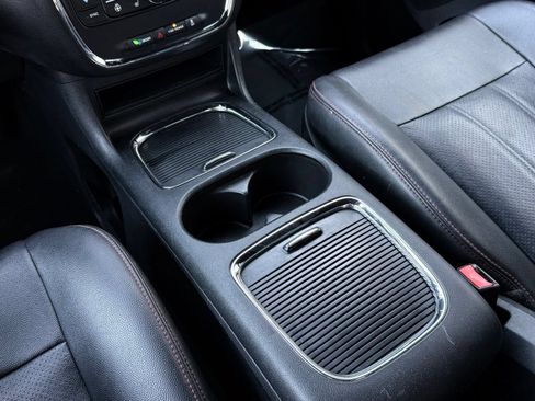Used 2019 Dodge Grand Caravan GT FWD image 38
