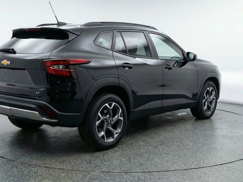 Used 2025 Chevrolet Trax LT image 9