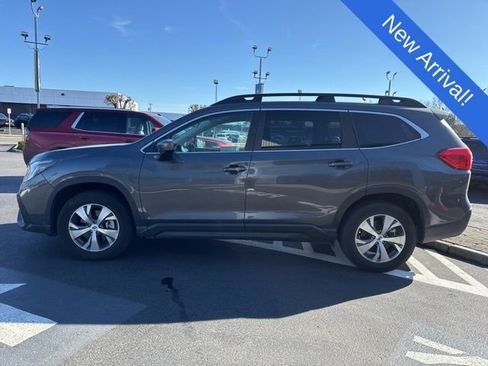 Used 2024 Subaru Ascent Premium w/ Convenience Package image 4