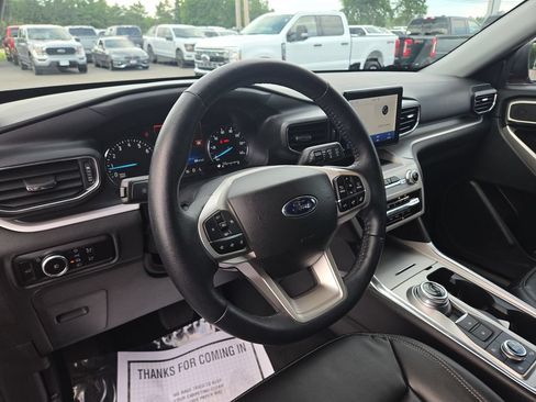 Used 2023 Ford Explorer XLT w/ Equipment Group 202A AWD/4WD image 7