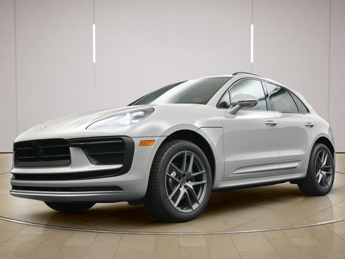 New 2026 Porsche Macan AWD/4WD image 26