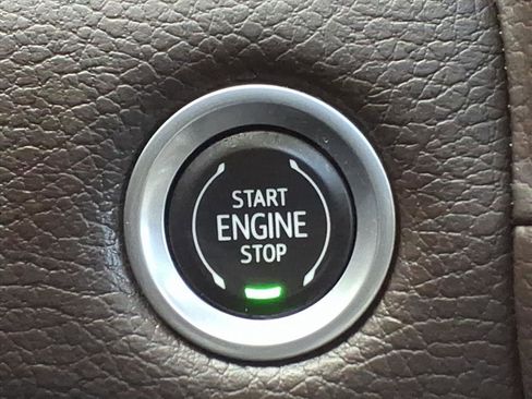 Used 2023 GMC Yukon XL Denali image 23