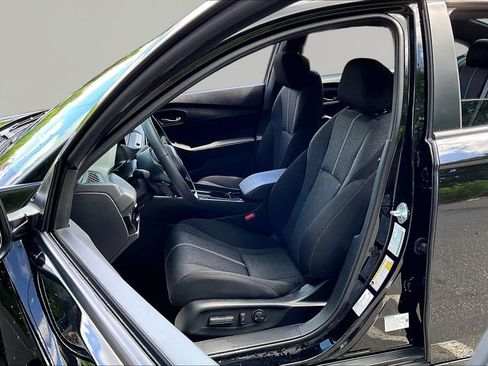 Used 2025 Honda Accord Sport image 17