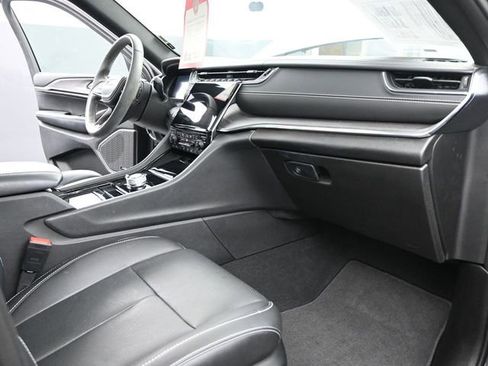 Used 2023 Jeep Grand Cherokee Overland w/ Luxury Tech Group IV image 25