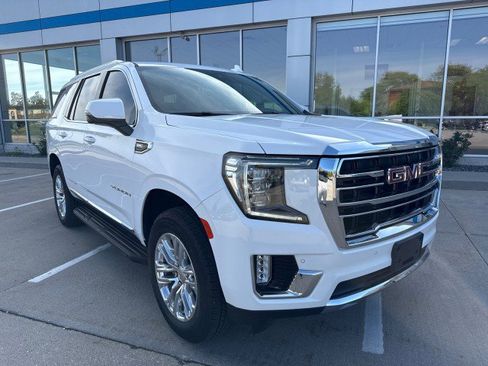 Used 2024 GMC Yukon SLT w/ SLT Luxury Package AWD/4WD image 1
