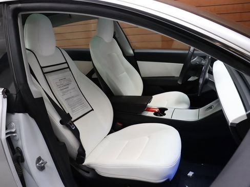 Used 2020 Tesla Model 3 Performance image 9