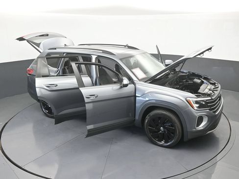 Used 2024 Volkswagen Atlas SE w/ Panoramic Sunroof Package FWD image 71