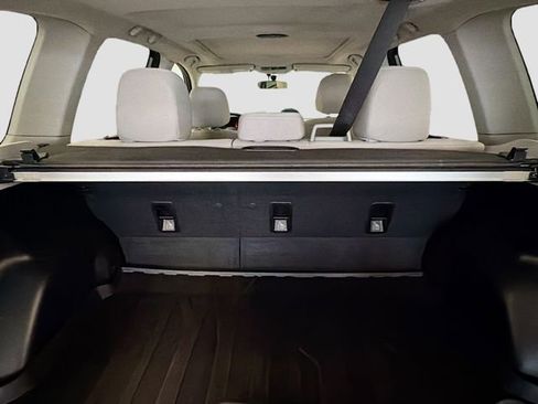 Used 2017 Subaru Forester 2.5i Premium w/ All-Weather Package image 25