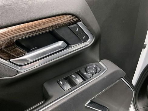 Used 2025 Chevrolet Silverado 2500 LT w/ Convenience Package image 40