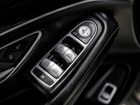 Used 2015 Mercedes-Benz S 550 Sedan w/ Sport Package w/ Sport Package image 49