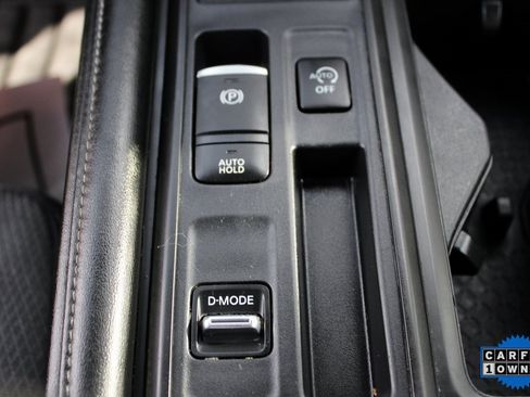 Used 2024 Nissan Pathfinder S image 35