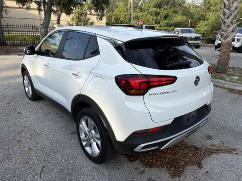 Used 2022 Buick Encore GX Preferred w/ Cold Weather Comfort Package FWD image 5