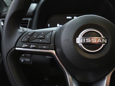Used 2023 Nissan Leaf S FWD image 18