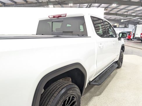 Used 2023 GMC Sierra 1500 AT4X AWD/4WD image 3