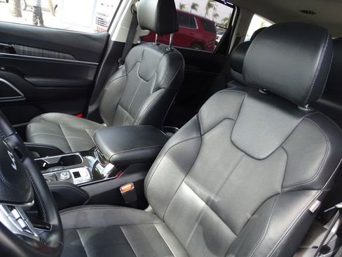 Used 2023 Kia Telluride EX image 8