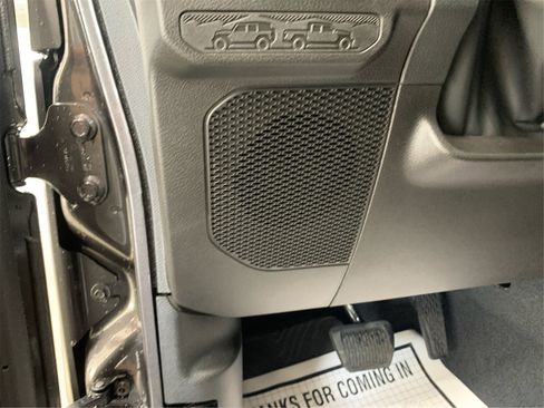 Used 2025 Jeep Gladiator Sport image 27