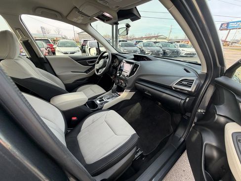 Used 2022 Subaru Forester CVT image 12