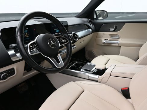 Used 2020 Mercedes-Benz GLB 250 image 10